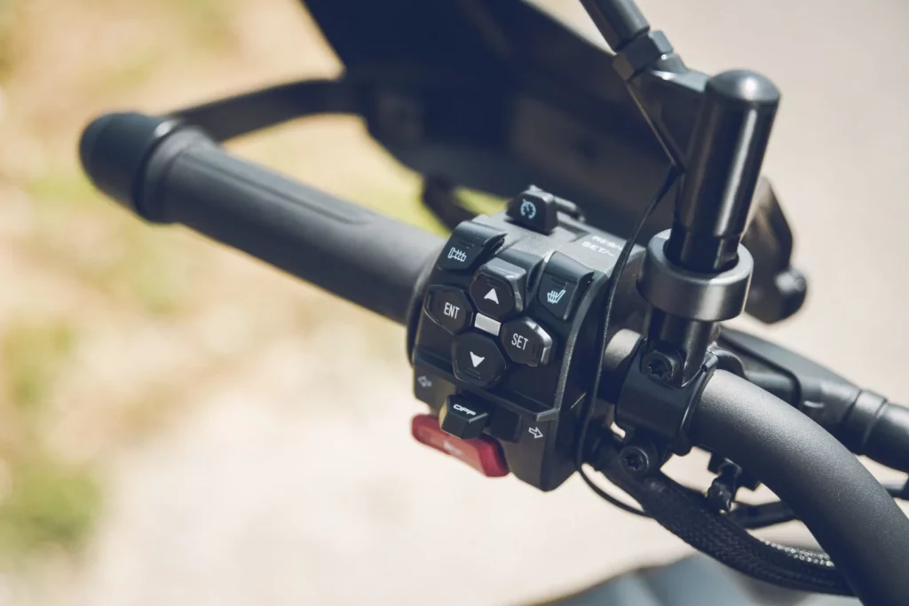 QJ Motor entra por la puerta grande en el segmento trail con sus SRT 900 27 Motor16 2025 QJ Motor SRT 900 S 15 Motor16