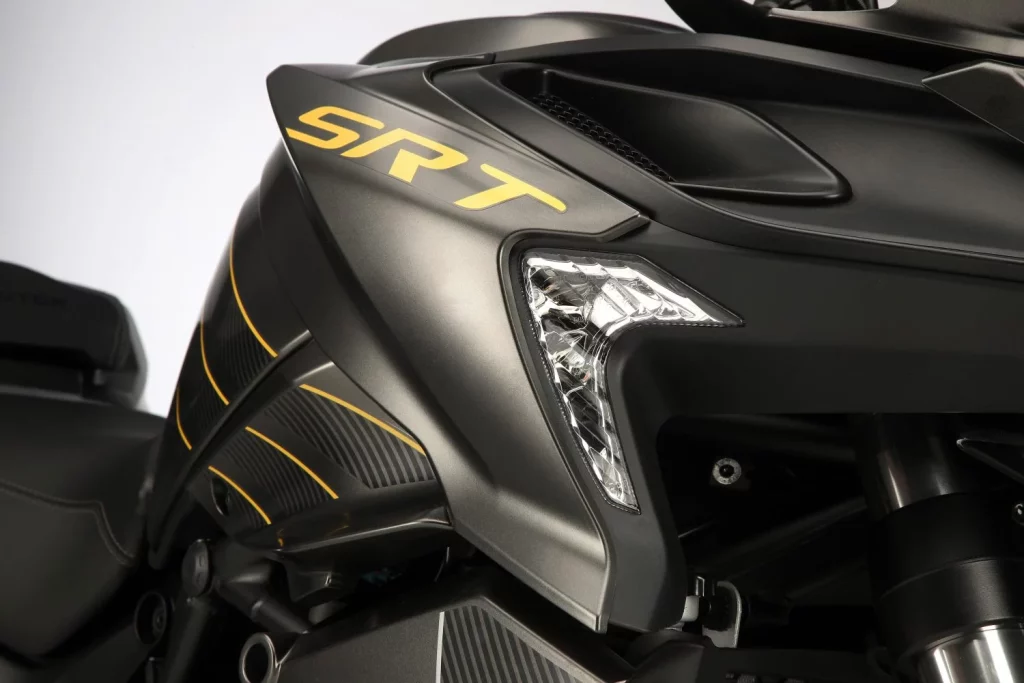 QJ Motor entra por la puerta grande en el segmento trail con sus SRT 900 18 Motor16 2025 QJ Motor SRT 900 S 6 Motor16