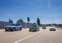 Renault presentó al nuevo 4 E-Tech su antepasado con 64 años en Valladolid
