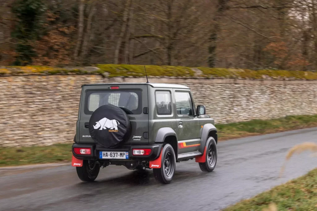 55 Anniversaire: El 'au revoir' del Suzuki Jimny en Francia 3 Motor16 2025 Suzuki Jimny 55 Anniversaire. Imagen movimiento.