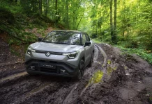 El Suzuki Vitara eléctrico ya tiene precio: Unos 3.000 euros más que el de gasolina