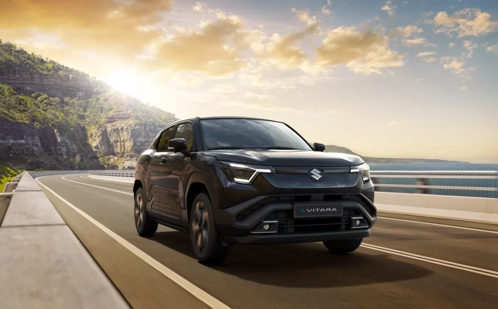 El Suzuki Vitara eléctrico ya tiene precio: Unos 3.000 euros más que el de gasolina 12 Motor16 2025 Suzuki Vitara Electrico 2 Motor16