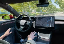 2025.20.7: la última actualización de Tesla que ha indignado a muchos de sus propietarios por una función que no te gustaría que tuviera