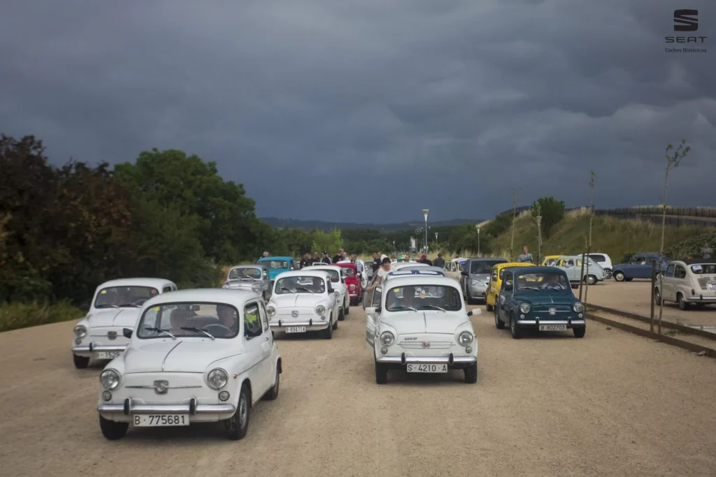 TraveSEAT: El evento donde cientos de SEAT 600 invaden las carreteras 8 Motor16 2025 Travelseat Seat 600 anos pasados 5 Motor16