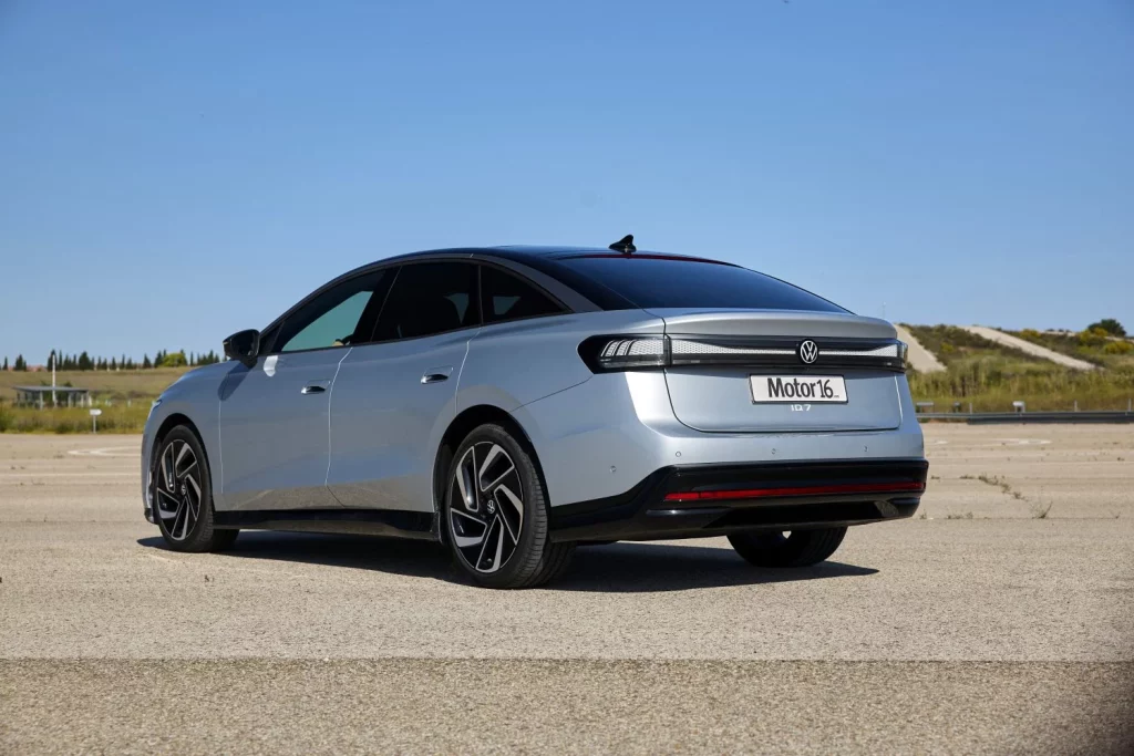 Probamos el Volkswagen ID.7 Pro Más, un eléctrico para hacerte olvidar mitos 8 Motor16 2025 Volkswagen id 7 prueba 14 Motor16