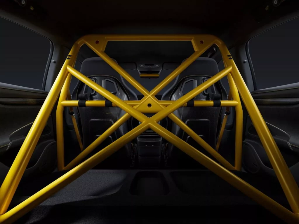 Como el Xiaomi SU7 Ultra no era suficiente, se marcan esta locura 1 Motor16 2025 Xiaomi SU7 Ultra Nürburgring. Imagen interior.