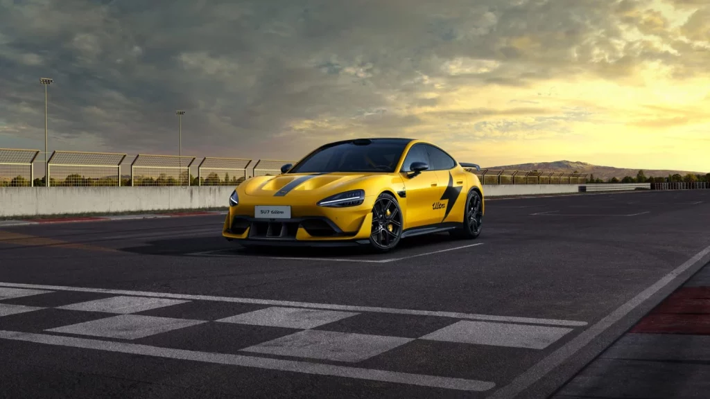 Como el Xiaomi SU7 Ultra no era suficiente, se marcan esta locura 2 Motor16 2025 Xiaomi SU7 Ultra Nürburgring. Imagen delantera.