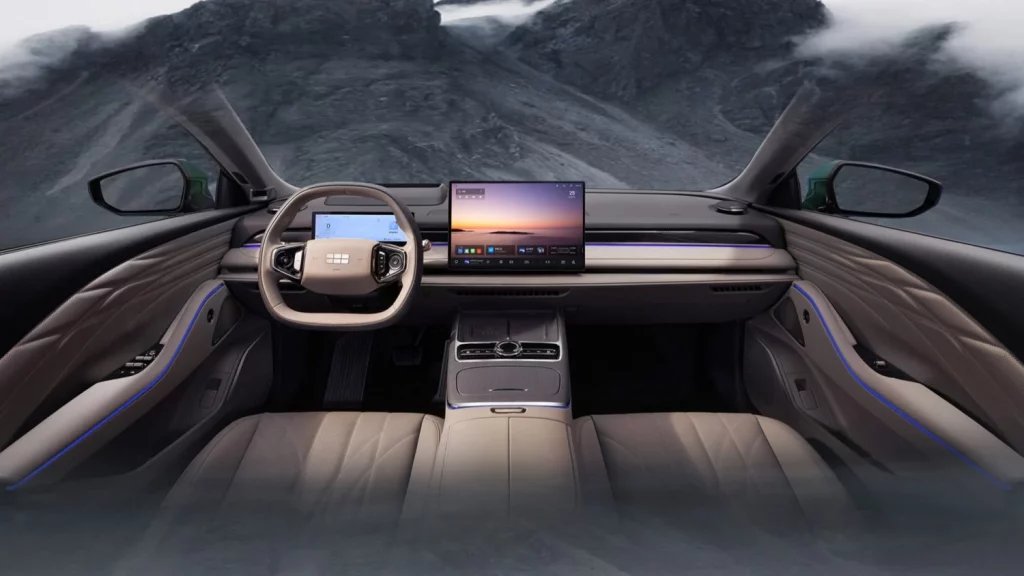 Geely Galaxy Star 8: El PHEV que nada envidia a un Serie 5 tiene precio de Sandero 16 Motor16 2025 geely galaxy star 8 14 Motor16