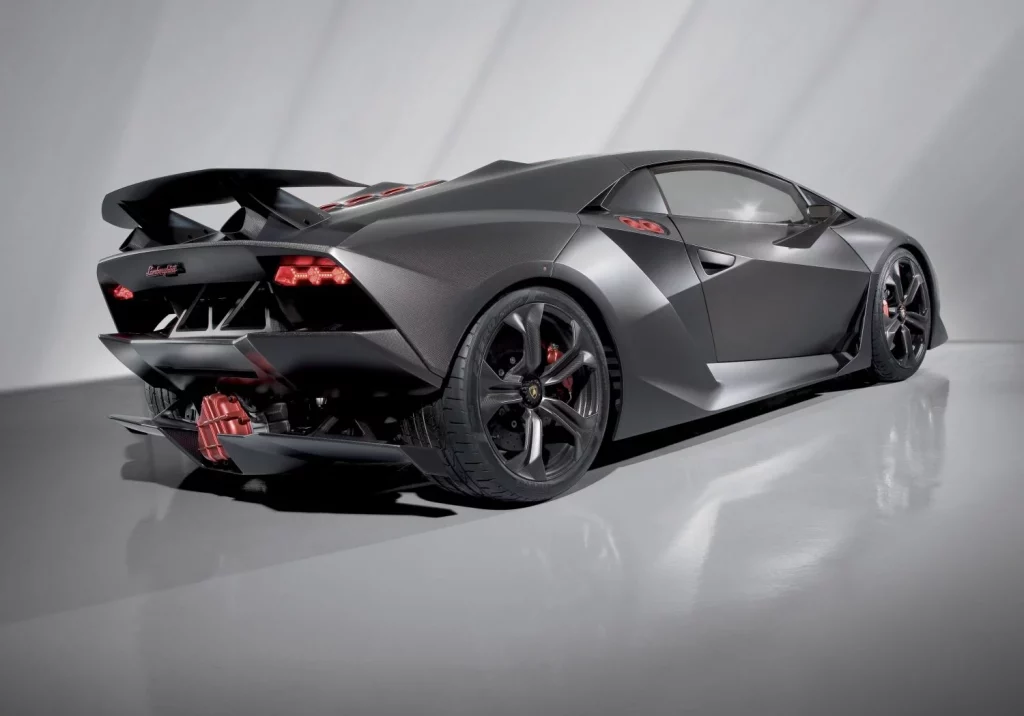 Del Reventón al Countach LPI 800-4: Lamborghini repasa la historia de sus one-off antes de su última sorpresa 31 Motor16 2025 lamborghini fotos one off 26 Motor16