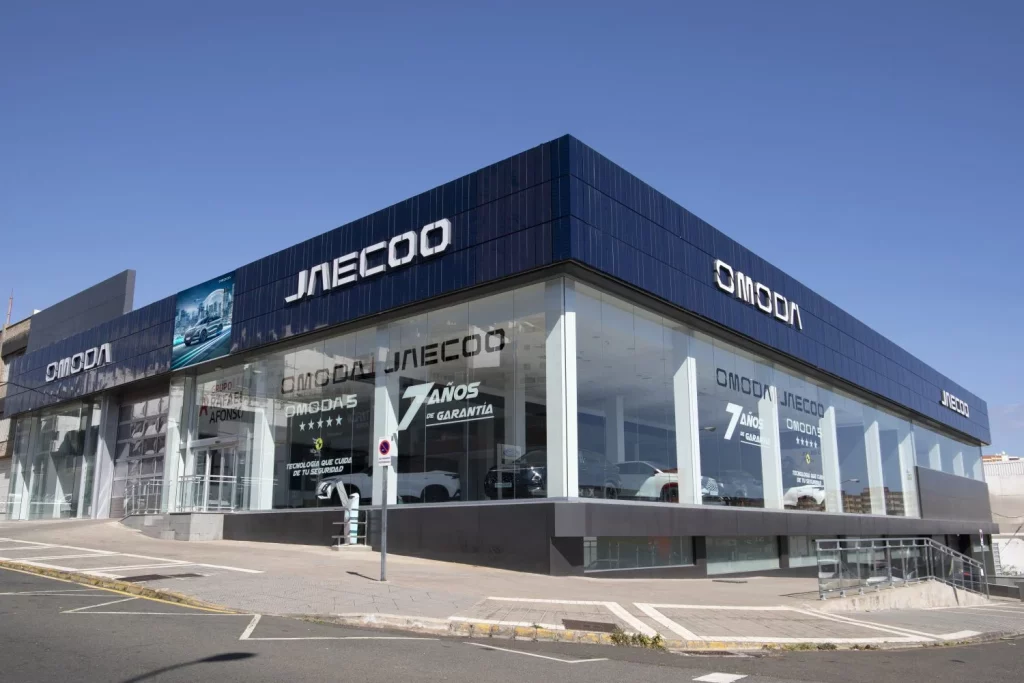 Los 80 'detalles' que ayudan a OMODA & JAECCO a ganarse la confianza del cliente 1 Motor16 2025 Omoda & Jaecoo. Concesionario. Imagen día.