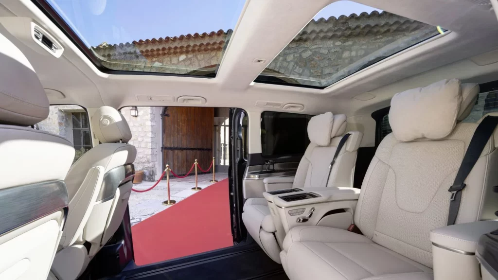 Prueba del Mercedes V 300 d Exclusive Largo: El coche que no querrás conducir 17 Motor16 24C0047 040 Motor16