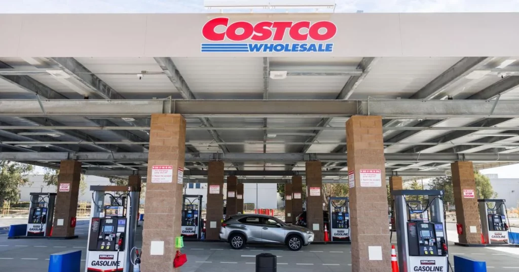 La gasolinera 'low cost' de supermercado que causa furor en Estados Unidos: Costco y Walmart la han copiado 1 Motor16 gasolinera costco