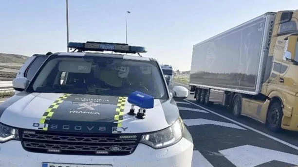 'Para mejorar la seguridad vial': los 30 nuevos dispositivos que la Guardia Civil de Tráfico ya usa en las carreteras españolas 1 Motor16 nuevos dispositivos guardia civil