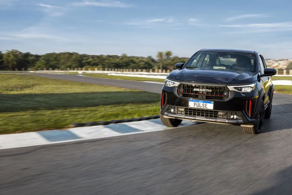 Pulse, el Abarth con influencias de Maserati que triunfará en Brasil 8 Motor16 ABARTH PULSE 2025 5 Motor16