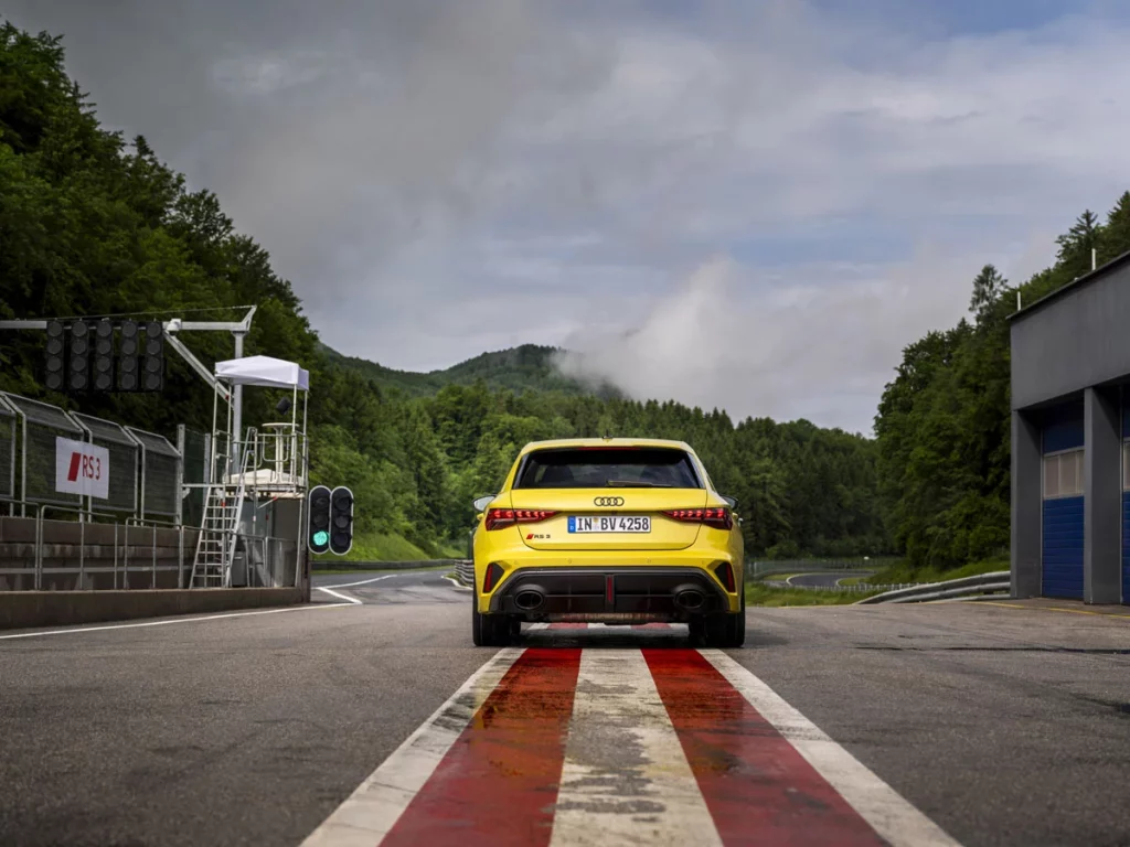 La fórmula del Audi RS 3 para la conducción emocionante 14 Motor16 AUDI RS3 NURBURGRING 10 Motor16