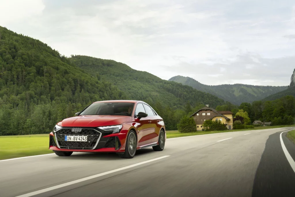 La fórmula del Audi RS 3 para la conducción emocionante 18 Motor16 AUDI RS3 NURBURGRING 14 Motor16