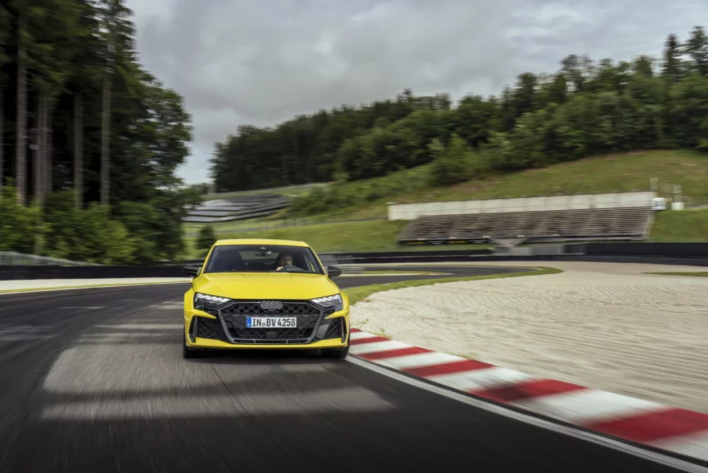 La fórmula del Audi RS 3 para la conducción emocionante 7 Motor16 AUDI RS3 NURBURGRING 3 Motor16