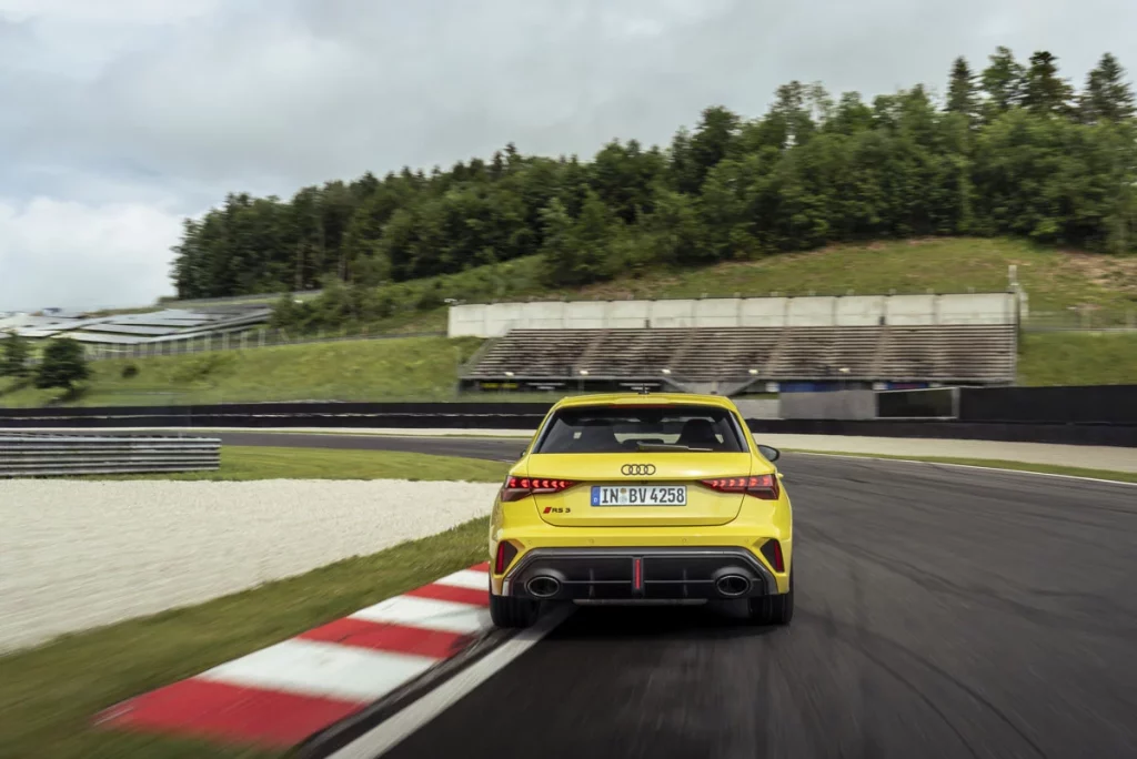 La fórmula del Audi RS 3 para la conducción emocionante 10 Motor16 AUDI RS3 NURBURGRING 6 Motor16