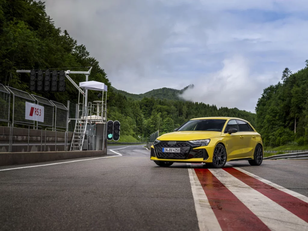 La fórmula del Audi RS 3 para la conducción emocionante 12 Motor16 AUDI RS3 NURBURGRING 8 Motor16