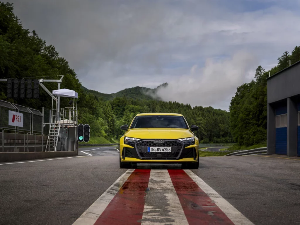 La fórmula del Audi RS 3 para la conducción emocionante 13 Motor16 AUDI RS3 NURBURGRING 9 Motor16