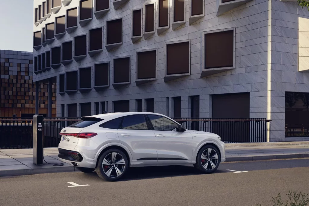 El nuevo Audi Q5 e-hybrid ofrece 100 km de autonomía eléctrica 9 Motor16 Audi q5 e hybrid 2026 12 Motor16