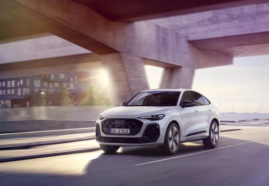 El nuevo Audi Q5 e-hybrid ofrece 100 km de autonomía eléctrica 6 Motor16 Audi q5 e hybrid 2026 15 Motor16