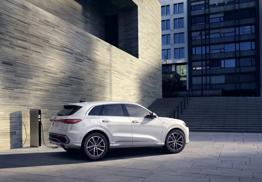 El nuevo Audi Q5 e-hybrid ofrece 100 km de autonomía eléctrica 18 Motor16 Audi q5 e hybrid 2026 3 Motor16