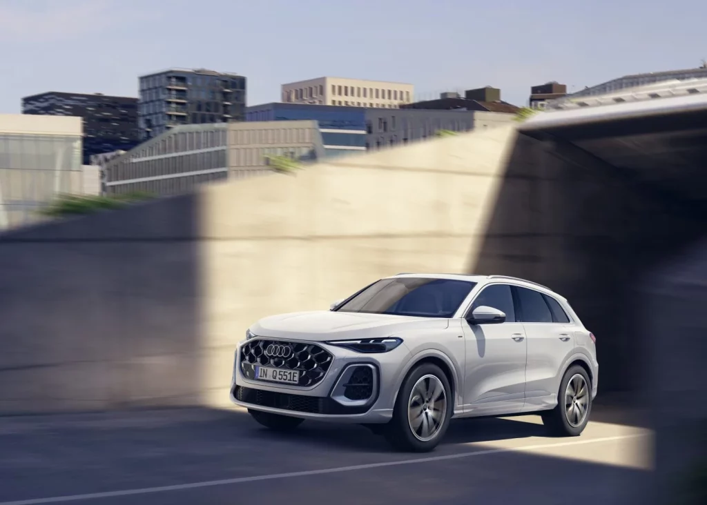 El nuevo Audi Q5 e-hybrid ofrece 100 km de autonomía eléctrica 1 Motor16 El nuevo Audi Q5 e-hybrid ofrece 100 km de autonomía eléctrica