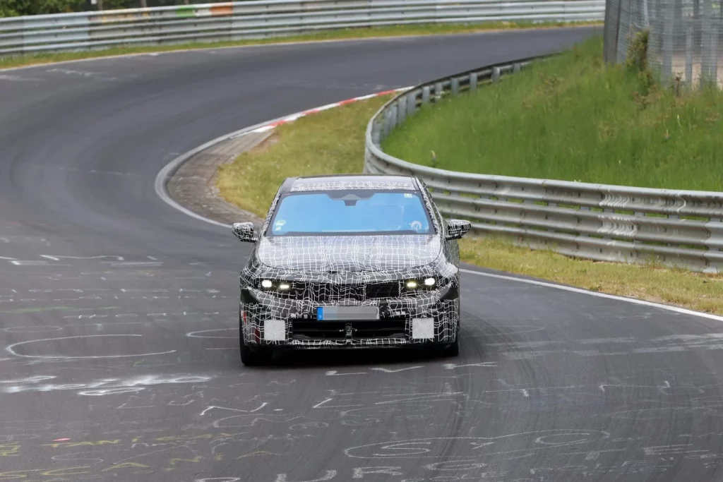 Fotos espía del BMW M350 xDrive, el 'hermano pequeño' del futuro M3 3 Motor16 BMW M350 xDrive 1 Motor16