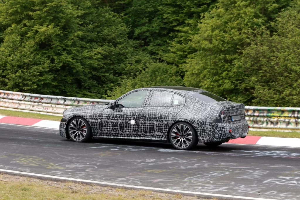 Fotos espía del BMW M350 xDrive, el 'hermano pequeño' del futuro M3 9 Motor16 BMW M350 xDrive 8 Motor16