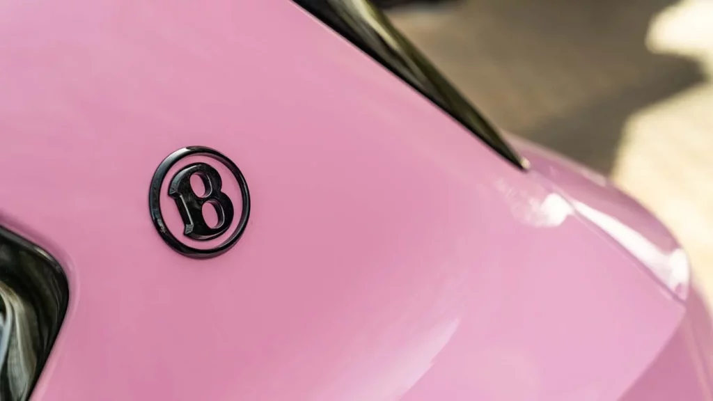 ¿Cuántos colores ofrece el Bentley Bentayga? Uno es este 'sueño rosa' 14 Motor16 Bentayga EWB Mulliner in Candy Pink 10 Motor16