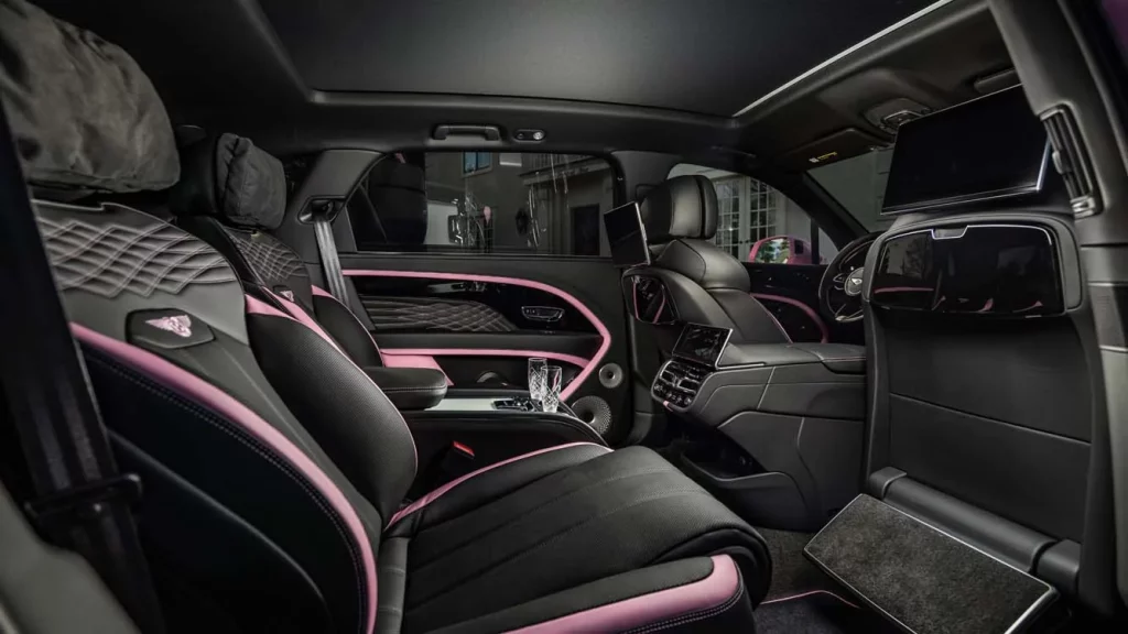 ¿Cuántos colores ofrece el Bentley Bentayga? Uno es este 'sueño rosa' 3 Motor16 Bentley Bentayga EWB Mulliner en color rosa