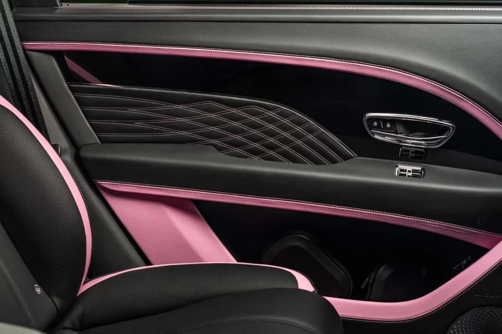 ¿Cuántos colores ofrece el Bentley Bentayga? Uno es este 'sueño rosa' 12 Motor16 Bentayga EWB Mulliner in Candy Pink 8 Motor16