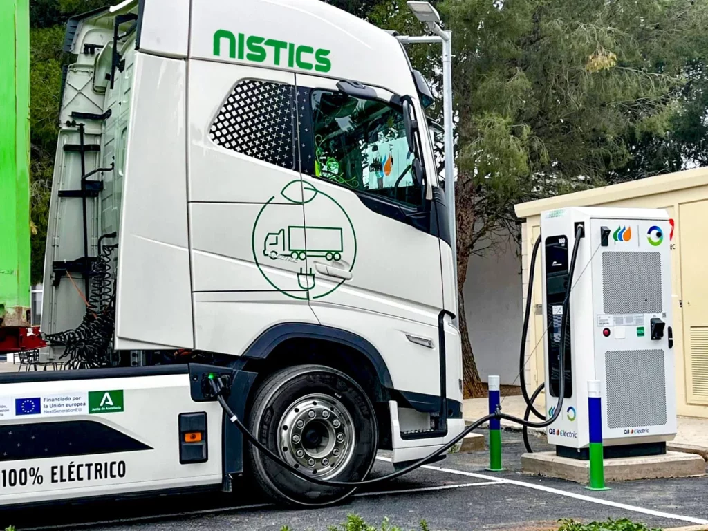 Nuevos cargadores ultrarrápidos de Iberdrola | bp pulse en el centro de Madrid 3 Motor16 CAMION NISTICS RECARGA V2 IBERDROLA Motor16