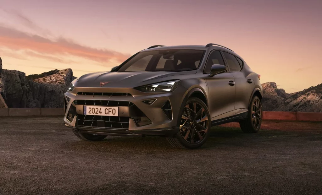 Híbridos enchufables: Los 25 SUV con hasta 200 km de autonomía que tienes a la venta en España 12 Motor16 CUPRA presenta los nuevos CUPRA Formentor y CUPRA Le¦n creados para provocar emociones fuertes Motor16