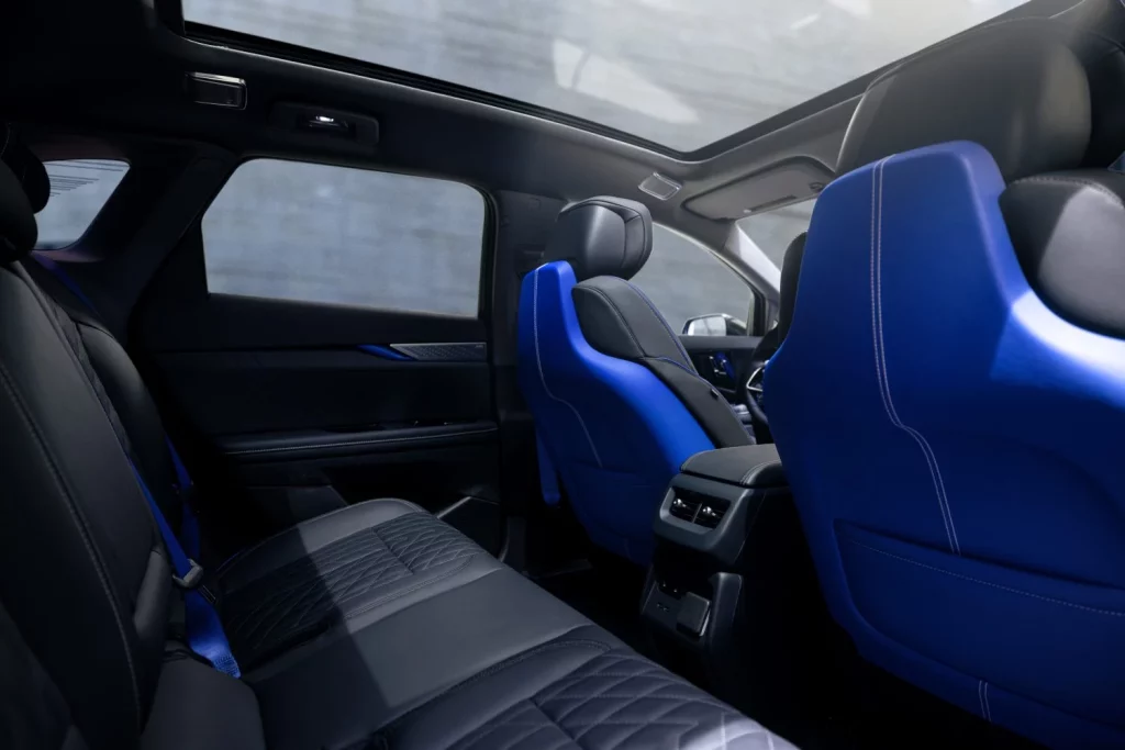 Cadillac OPTIQ-V 2026: SUV eléctrico con alma de dragster 13 Motor16 Cadillac Optiq V 2026