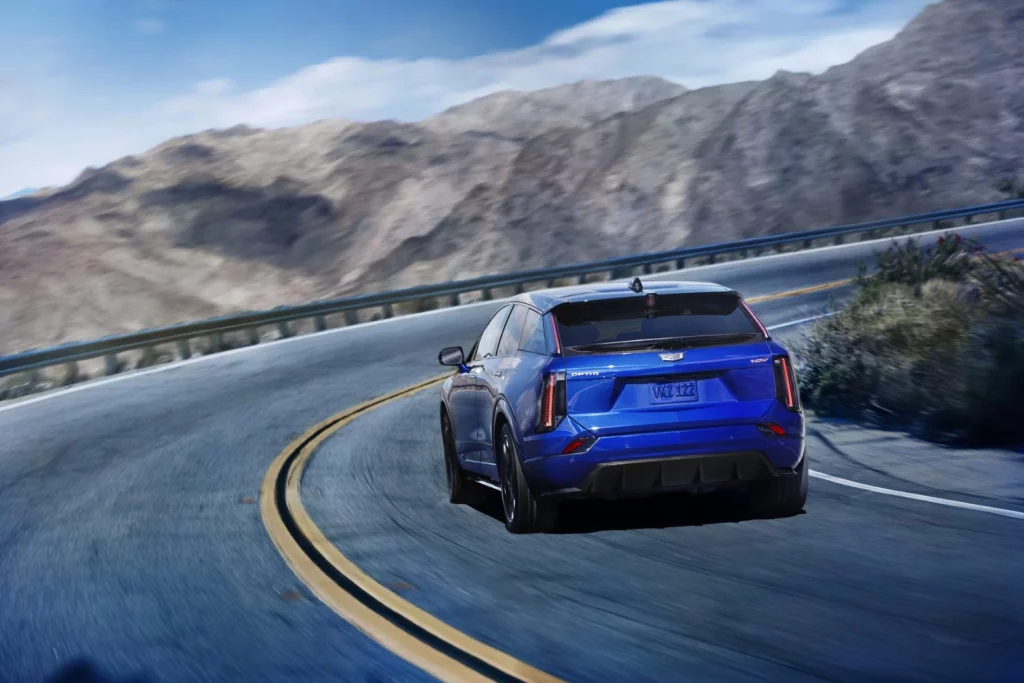 Cadillac OPTIQ-V 2026: SUV eléctrico con alma de dragster 1 Motor16 Cadillac Optiq V 2026