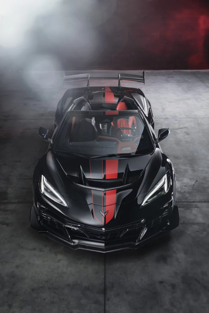 Corvette ZR1X: El demoledor combinado entre ZR1 y E-Ray 5 Motor16 Chevrolet 2026 Corvette ZR1X Black Front Elevated Motor16