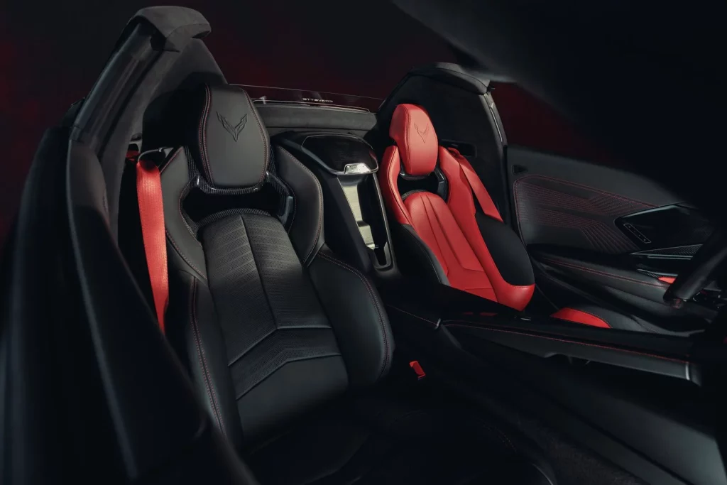 Corvette ZR1X: El demoledor combinado entre ZR1 y E-Ray 18 Motor16 Chevrolet 2026 Corvette ZR1X Interior Seats Motor16