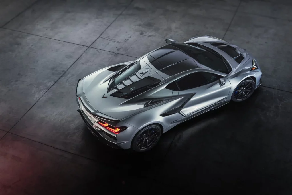 Corvette ZR1X: El demoledor combinado entre ZR1 y E-Ray 1 Motor16 2025 Corvette ZR1X. Imagen trasera.