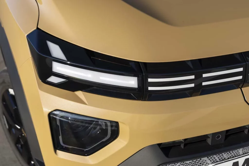 Comparativa Dacia Spring Extreme Electric 65 frente a Leapmotor T03 Design: no te compliques la vida 36 Motor16 Dacia Spring 65 CV 1 Motor16