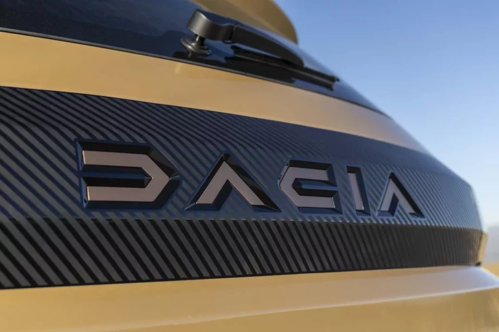 Comparativa Dacia Spring Extreme Electric 65 frente a Leapmotor T03 Design: no te compliques la vida 45 Motor16 Dacia Spring 65 CV 10 Motor16