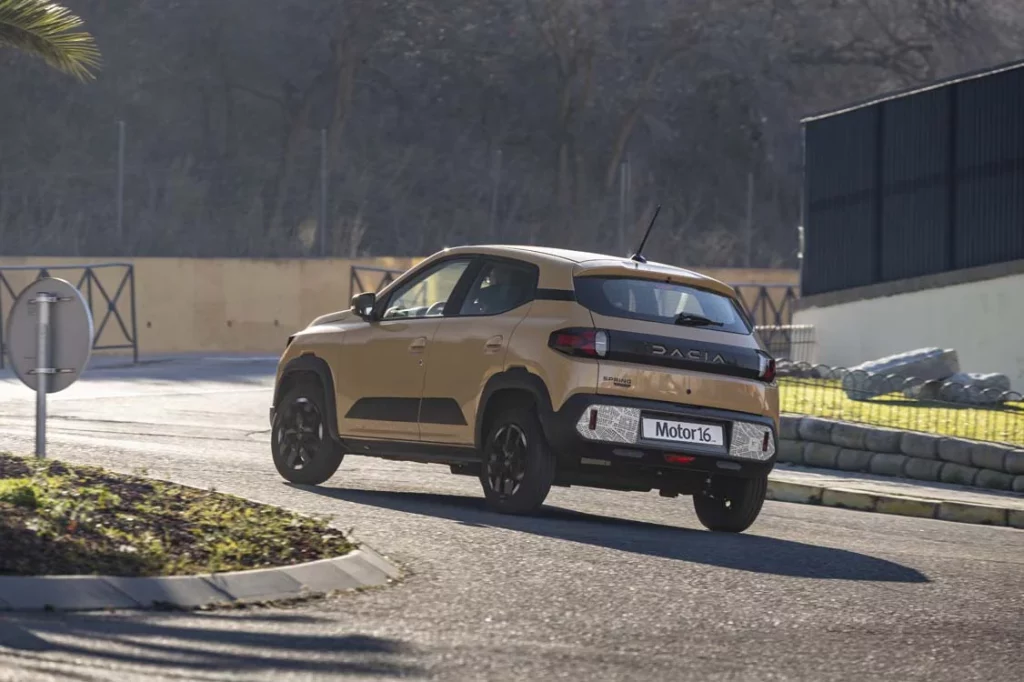 Comparativa Dacia Spring Extreme Electric 65 frente a Leapmotor T03 Design: no te compliques la vida 5 Motor16 Dacia Spring 65