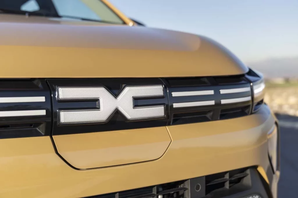 Comparativa Dacia Spring Extreme Electric 65 frente a Leapmotor T03 Design: no te compliques la vida 37 Motor16 Dacia Spring 65 CV 2 Motor16