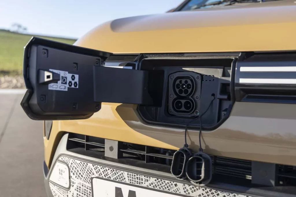 Comparativa Dacia Spring Extreme Electric 65 frente a Leapmotor T03 Design: no te compliques la vida 40 Motor16 Dacia Spring 65 CV 5 Motor16