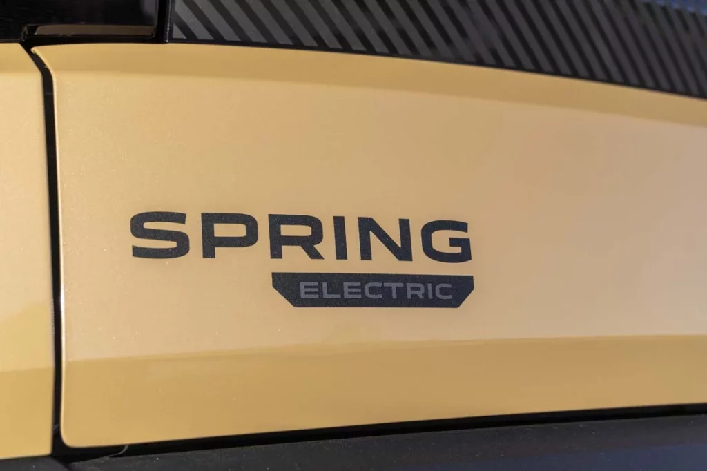 Comparativa Dacia Spring Extreme Electric 65 frente a Leapmotor T03 Design: no te compliques la vida 44 Motor16 Dacia Spring 65 CV 9 Motor16