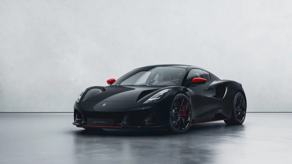 Lotus saca aún más brillo a su Emira para celebrar sus cuatro primaveras 5 Motor16 Emira Turbo SE Racing Line Cosmos Black Red Accents Motor16