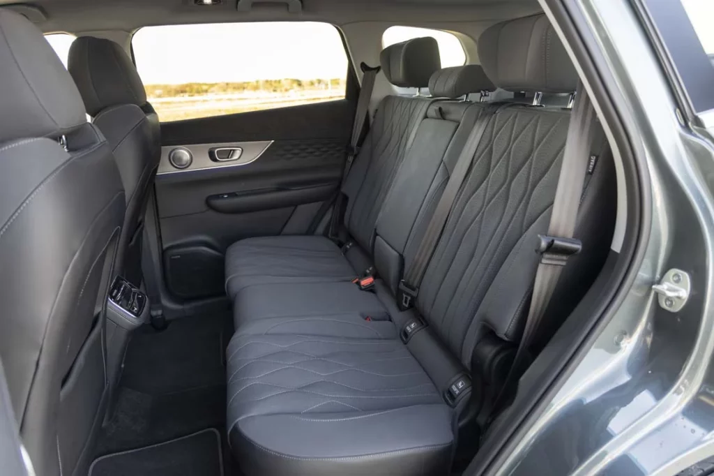 Prueba del Ebro s800 Luxury, un SUV hispano-chino con 7 plazas... y mucho más 21 Motor16 Fotos Ebro s800 Luxury 15 Motor16