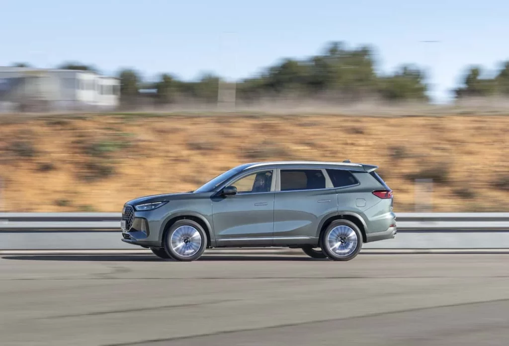 Prueba del Ebro s800 Luxury, un SUV hispano-chino con 7 plazas... y mucho más 4 Motor16 Ebro s800