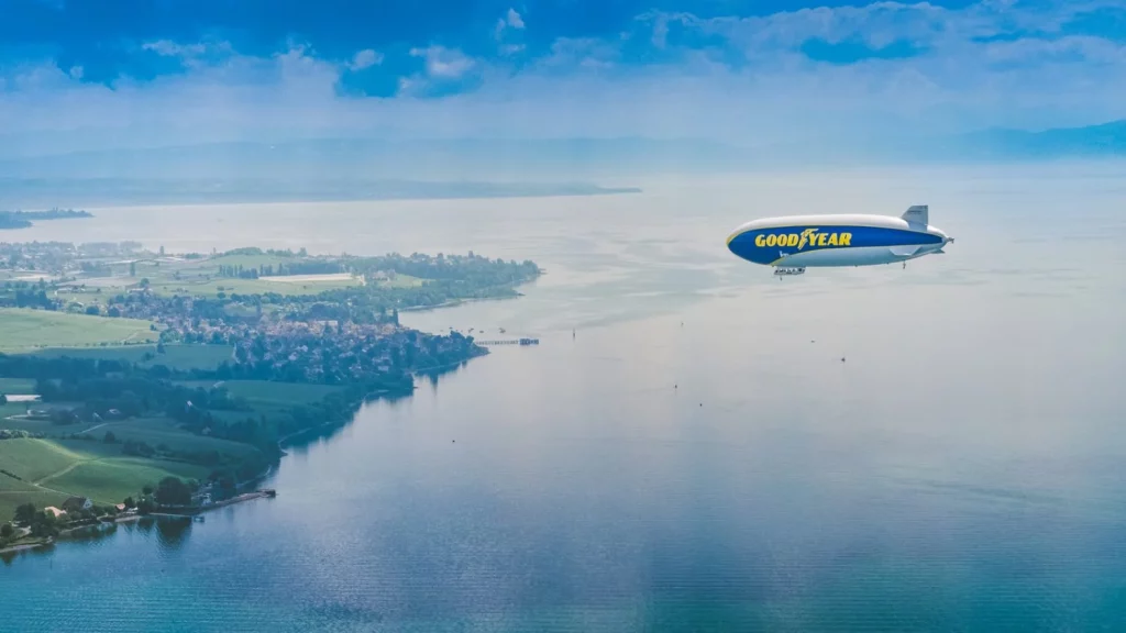 GOODYEAR BLIMP DIRIGIBLE3 Motor16